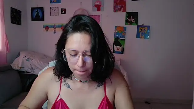 Snapshot of MommyMiaWs chatting on 06.24.26 MommyMiaWs online show from 06.24.26