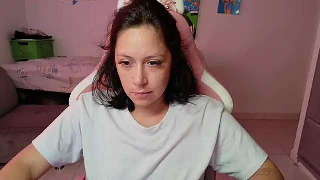 Snapshot of MommyMiaWs chatting on 07.14.26 MommyMiaWs online show from 07.14.26
