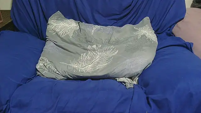 Snapshot of sluttylaura21 chatting on 03.25.26 sluttylaura21 online show from 03.25.26
