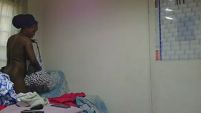 Snapshot of sluttylaura21 chatting on 04.04.26 sluttylaura21 online show from 04.04.26