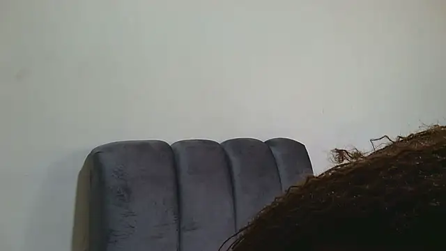 Snapshot of sluttylaura21 chatting on 04.19.26 sluttylaura21 online show from 04.19.26