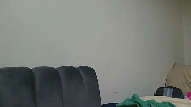 Snapshot of sluttylaura21 chatting on 05.03.26 sluttylaura21 online show from 05.03.26
