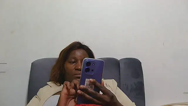sluttylaura21 online show from 06.25.26