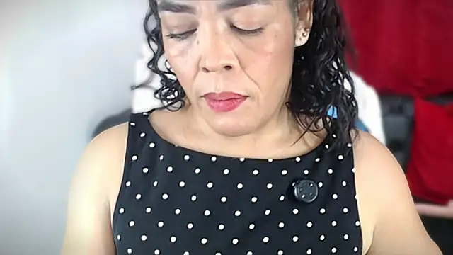 Abril Beltran  online show from 10.09.25