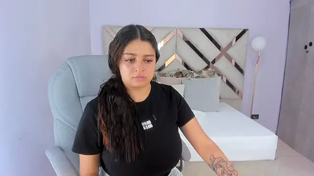 Snapshot of kylie_reyes chatting on 06.30.26 kylie reyes online show from 06.30.26