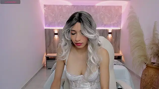 emilly smith 1 online show from 01.24.25