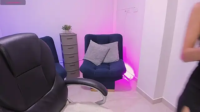 emilly smith 1 online show from 11.08.25