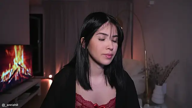 anniehillofficial online show from 10.01.25