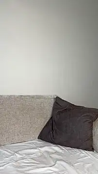 Mia Roxie online show from 11.18.25