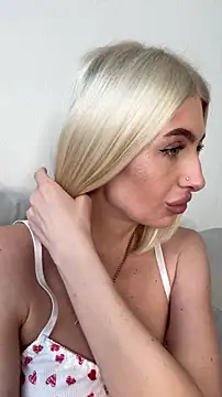 Mia Roxie online show from 03.05.26