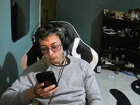 Snapshot of Jughead_16 chatting on 10.31.25 Jughead 16 online show from 10.31.25