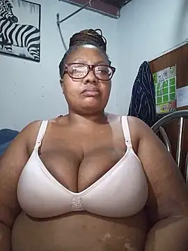 Snapshot of YELLOW_BONE chatting on 05.24.26 YELLOW BONE online show from 05.24.26