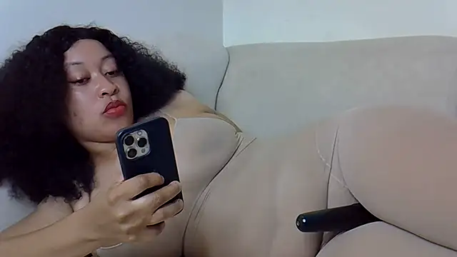 Snapshot of Pretty-diva chatting on 06.08.26 Pretty-diva online show from 06.08.26