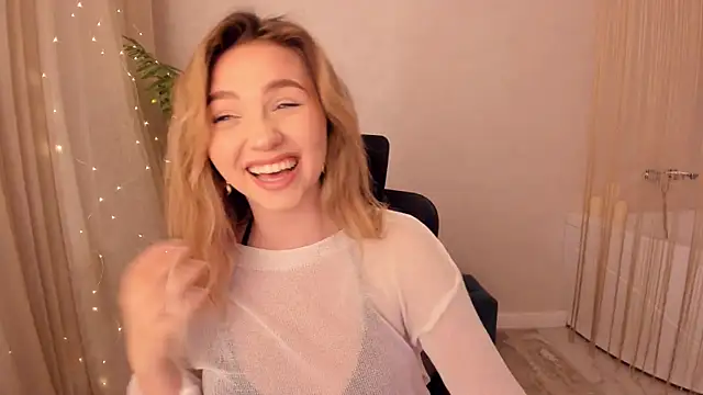 Snapshot of GracefulLook chatting on 01.18.25 GracefulLook online show from 01.18.25