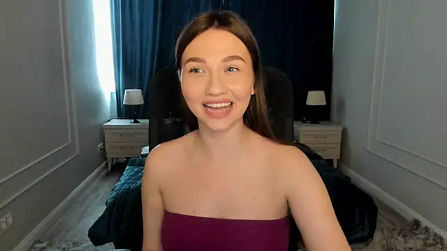 Snapshot of GracefulLook chatting on 02.22.25 GracefulLook online show from 02.22.25