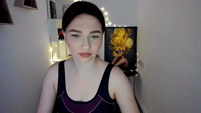 Snapshot of GracefulLook chatting on 03.07.25 GracefulLook online show from 03.07.25