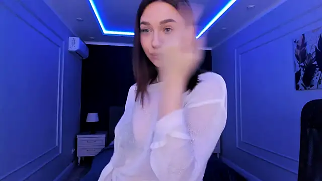 Snapshot of GracefulLook chatting on 03.13.25 GracefulLook online show from 03.13.25