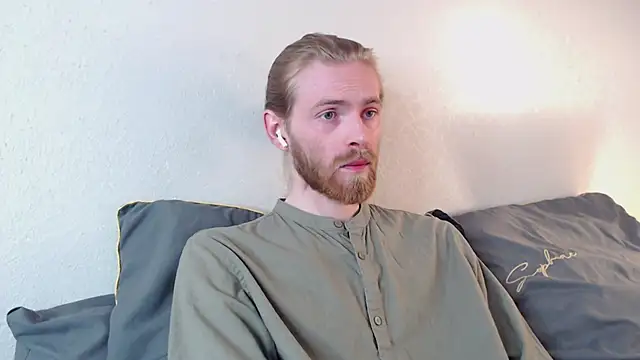 Snapshot of Damien_Bi chatting on 03.22.25 Damien Bi online show from 03.22.25