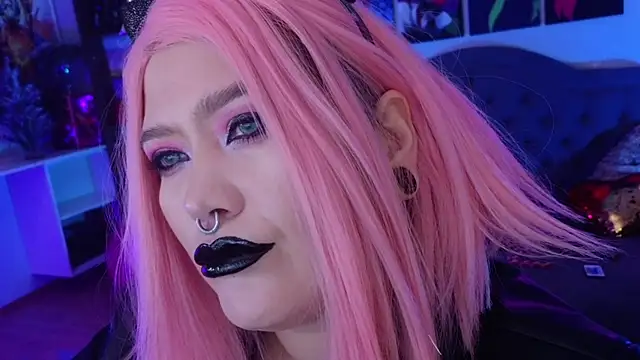 wickedxqueen online show from 12.15.24