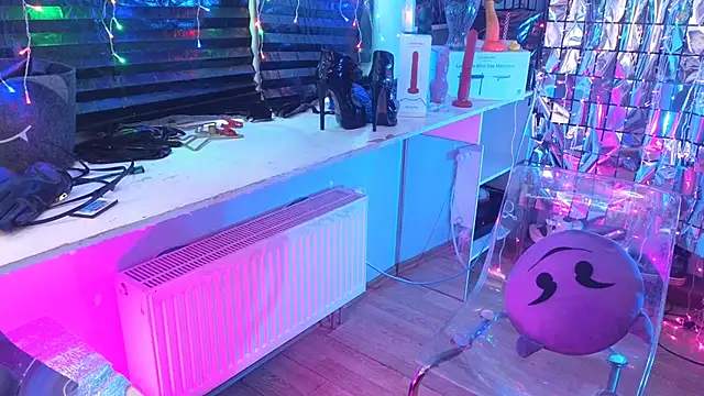 wickedxqueen online show from 03.02.25