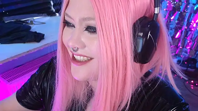 wickedxqueen online show from 03.03.25