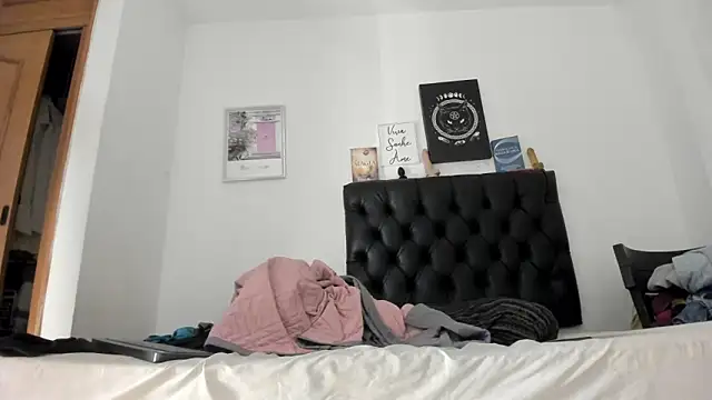 Snapshot of JohanyLatino chatting on 01.15.25 JohanyLatino online show from 01.15.25