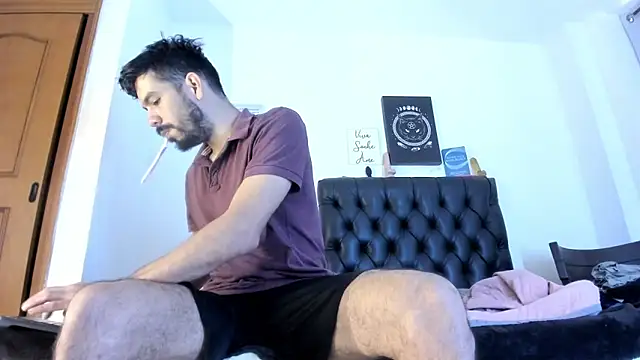 Snapshot of JohanyLatino chatting on 01.16.25 JohanyLatino online show from 01.16.25