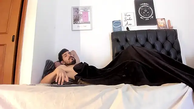 Snapshot of JohanyLatino chatting on 01.18.25 JohanyLatino online show from 01.18.25