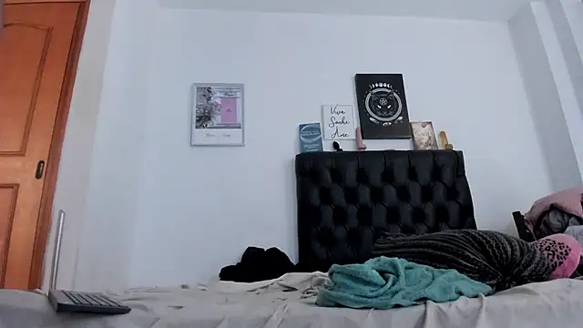 Snapshot of JohanyLatino chatting on 01.19.25 JohanyLatino online show from 01.19.25