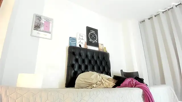 Snapshot of JohanyLatino chatting on 01.24.25 JohanyLatino online show from 01.24.25