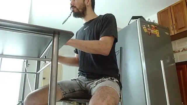 Snapshot of JohanyLatino chatting on 01.27.25 JohanyLatino online show from 01.27.25