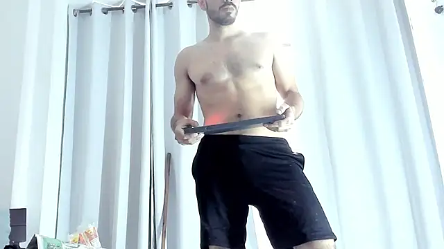 Snapshot of JohanyLatino chatting on 02.12.25 JohanyLatino online show from 02.12.25