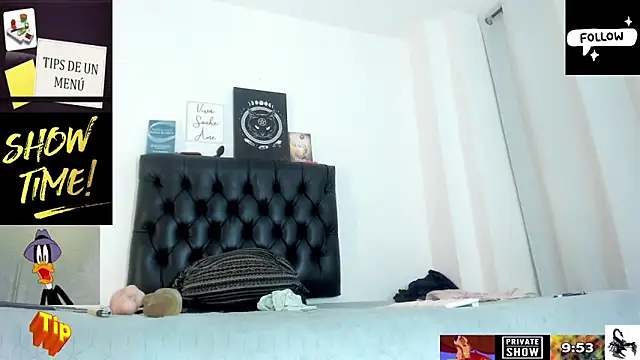 Snapshot of JohanyLatino chatting on 03.08.25 JohanyLatino online show from 03.08.25