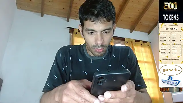 Snapshot of JohanyLatino chatting on 05.26.26 JohanyLatino online show from 05.26.26