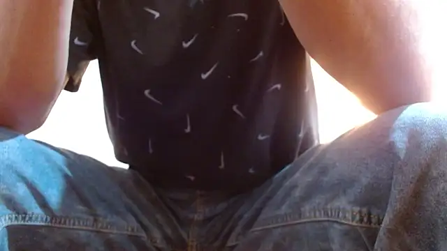 Snapshot of JohanyLatino chatting on 06.15.26 JohanyLatino online show from 06.15.26