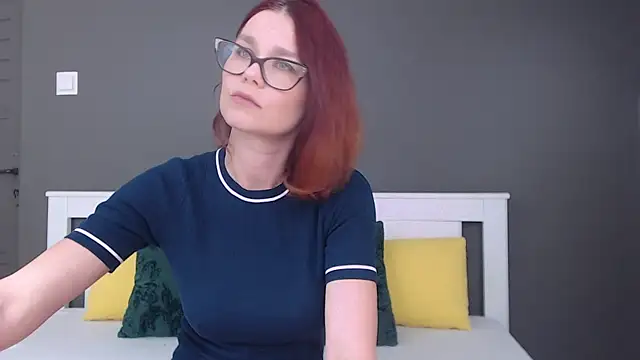 Snapshot of AugustStormS chatting on 10.29.25 AugustStormS online show from 10.29.25