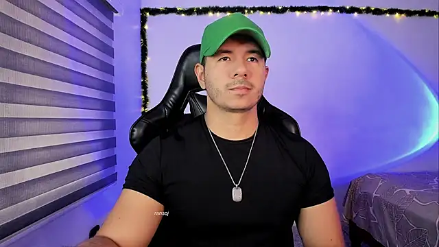 Snapshot of ransoj chatting on 03.04.26 ransoj online show from 03.04.26