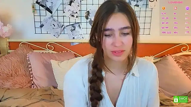 Snapshot of _Eliizabeth_ chatting on 05.10.26 Eliizabeth online show from 05.10.26