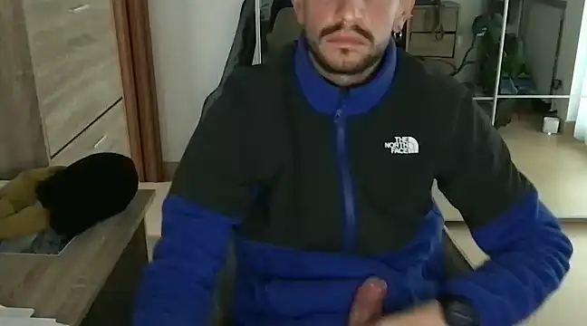 Snapshot of lupopiemontese chatting on 01.27.25 lupopiemontese online show from 01.27.25