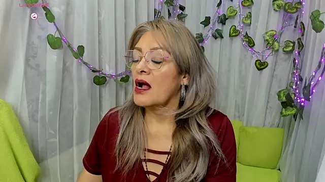 RebeccaThompson online show from 11.30.25