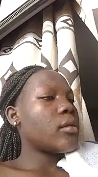 Snapshot of sweet_zara01 chatting on 02.24.25 sweet zara01 online show from 02.24.25