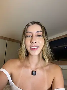 Snapshot of lua_ferch__ chatting on 05.17.26 lua ferch online show from 05.17.26