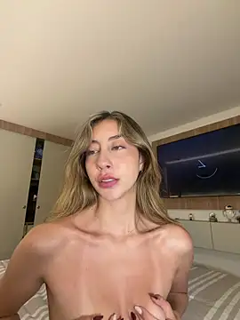 Snapshot of lua_ferch__ chatting on 05.19.26 lua ferch online show from 05.19.26