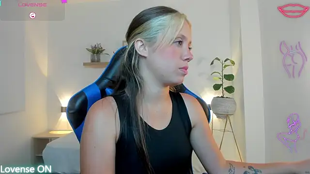 Snapshot of nataly_rodri chatting on 04.29.26 nataly rodri online show from 04.29.26