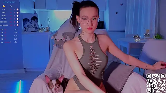 Snapshot of shey1i chatting on 12.13.24 shey1i online show from 12.13.24