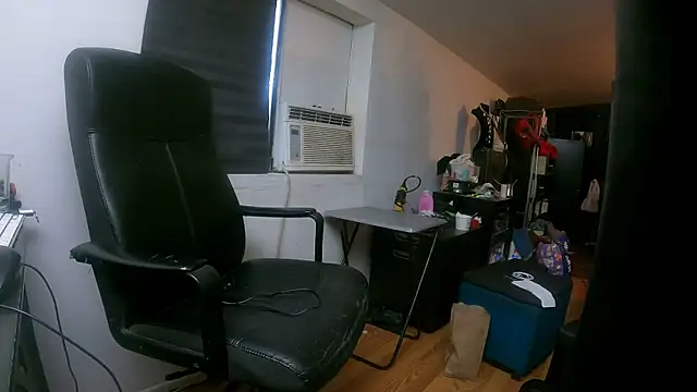 Snapshot of leanjamesdean chatting on 03.05.25 leanjamesdean online show from 03.05.25