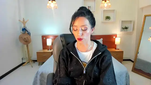 Snapshot of Kristen_Garner chatting on 01.15.25 Kristen Garner online show from 01.15.25