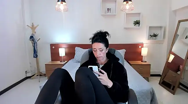 Snapshot of Kristen_Garner chatting on 01.31.25 Kristen Garner online show from 01.31.25