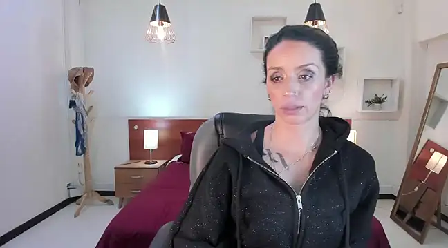 Snapshot of Kristen_Garner chatting on 02.03.25 Kristen Garner online show from 02.03.25