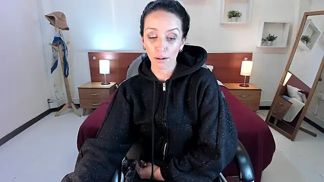 Snapshot of Kristen_Garner chatting on 02.09.25 Kristen Garner online show from 02.09.25